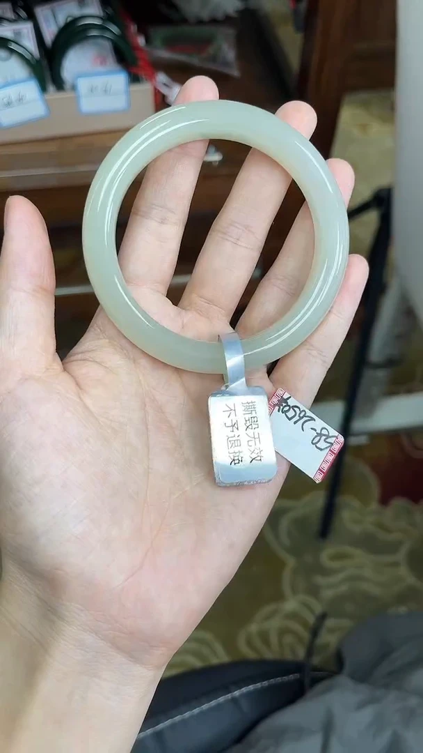 未镶嵌手镯和田玉56