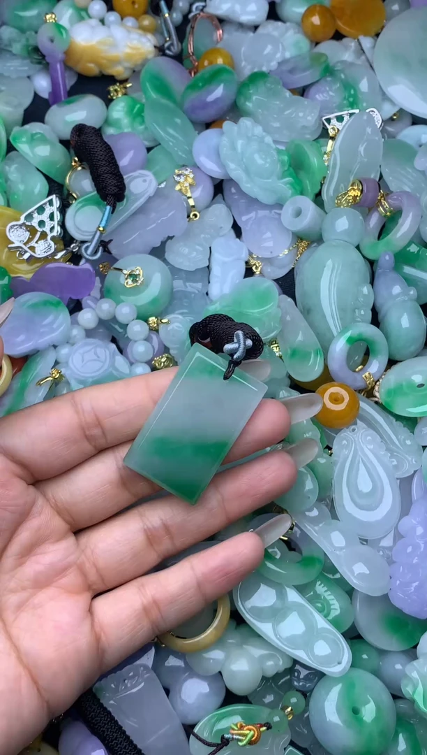 翡翠未镶嵌颈饰天然缅甸翡翠吊坠