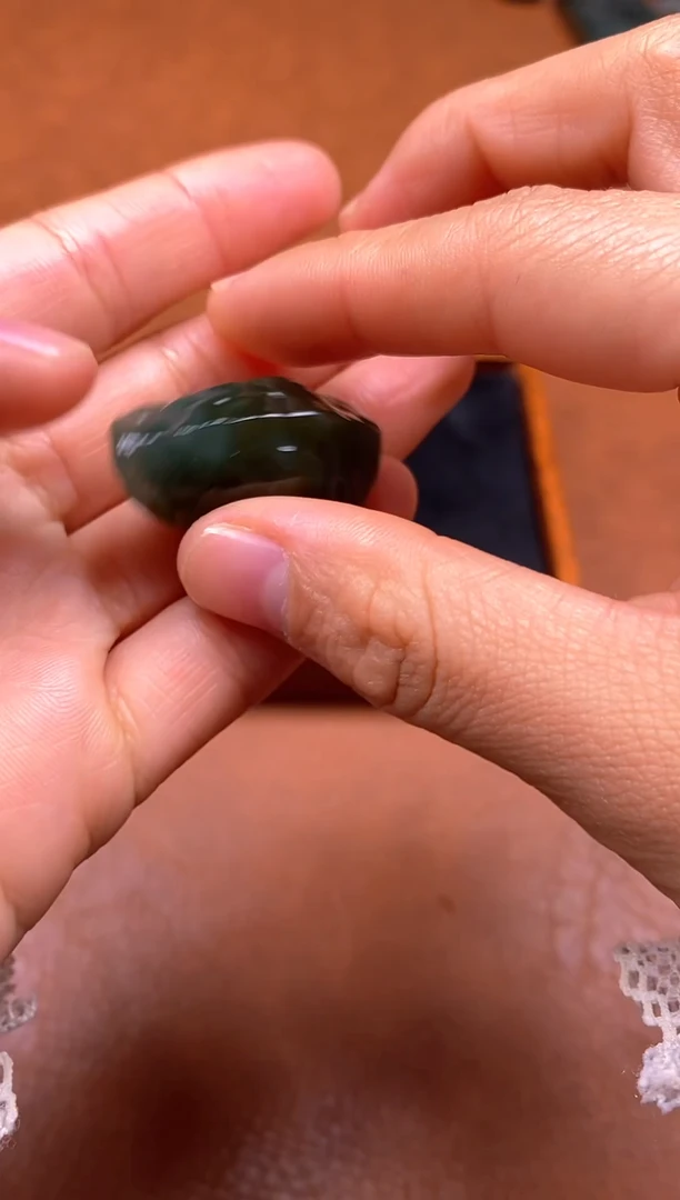 颈饰未镶嵌和田玉富甲天下