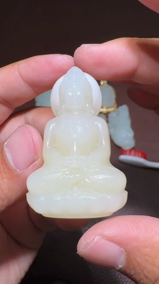 未镶嵌和田玉挂件和田玉