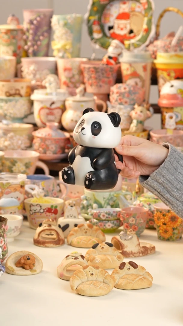 摆件陶景德镇釉下彩手绘设计师款陶瓷