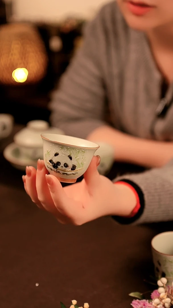 【闪购商品】闪购冲冲冲 雪景熊猫铃铛杯