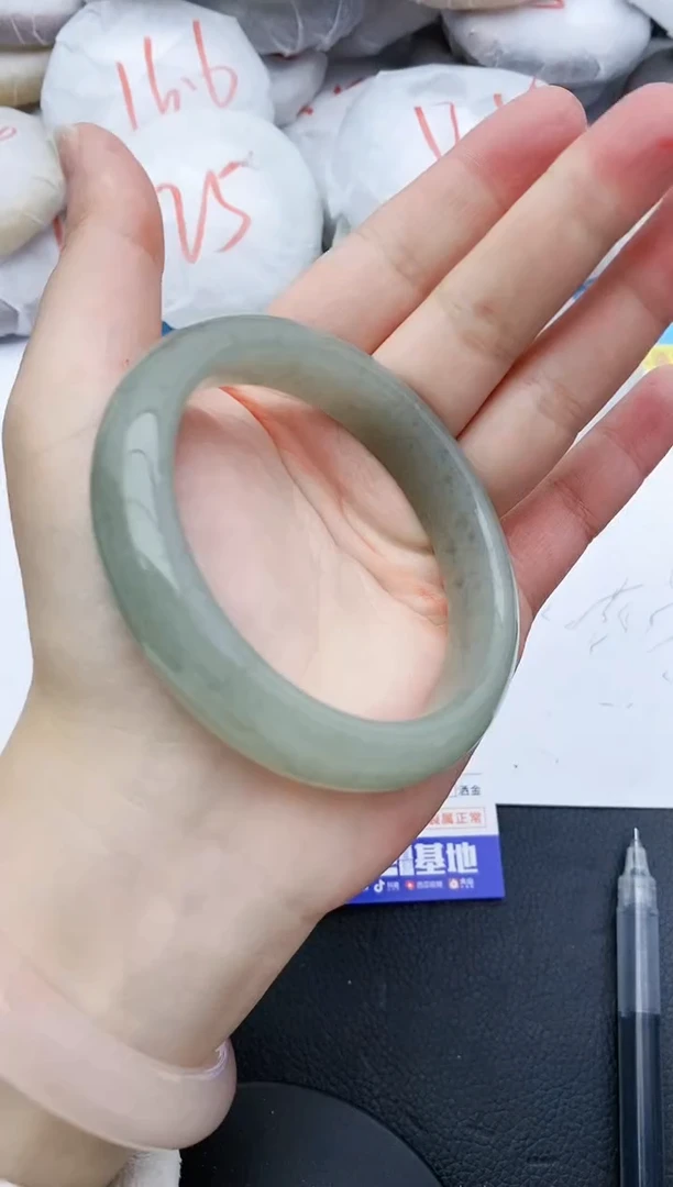【闪购商品】石英质玉手镯未镶嵌362+57/58