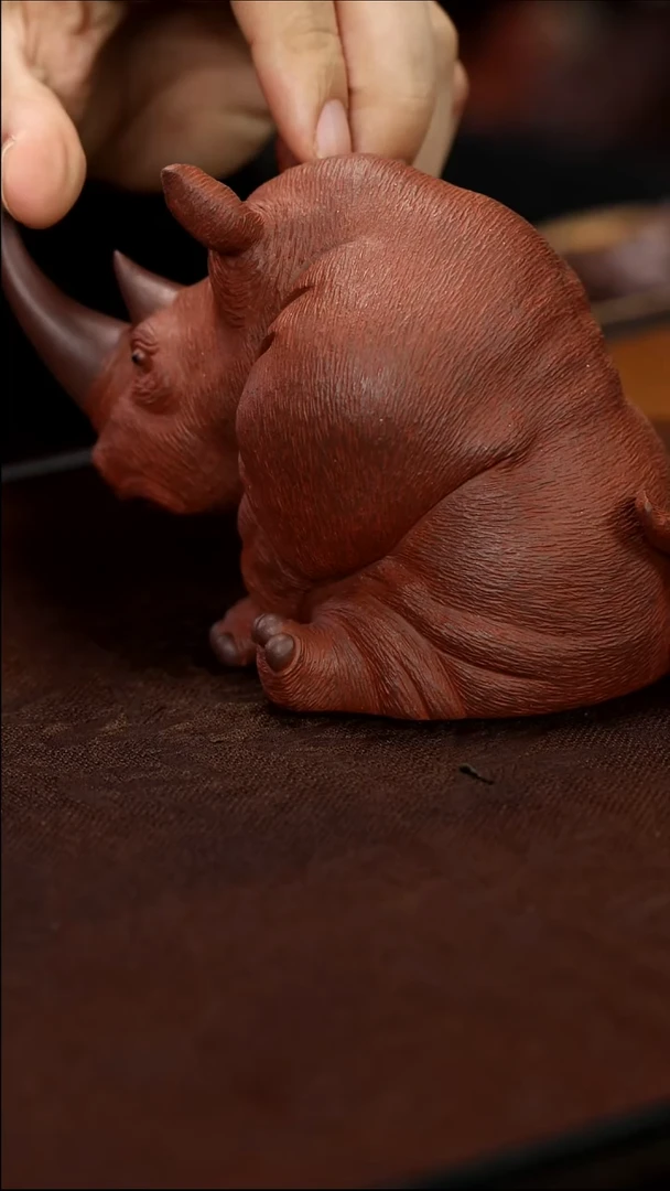 精工犀牛雕塑茶宠