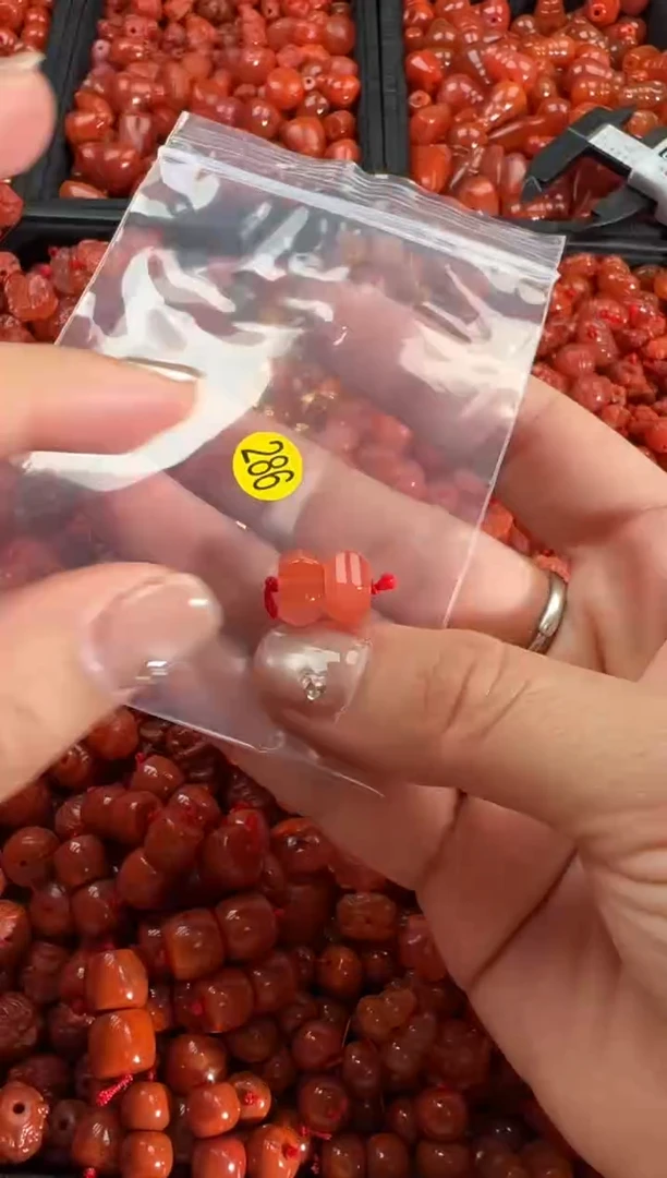 【闪购商品】南红玛瑙颈饰未镶嵌1