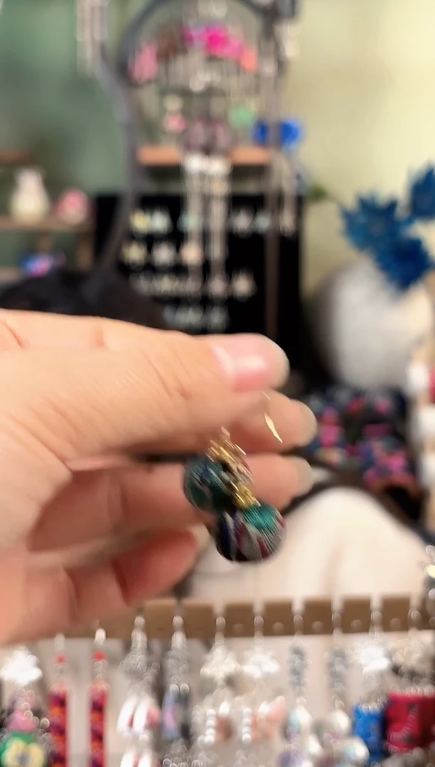 张*娜彩云南阁非遗老绣苗银饰品003