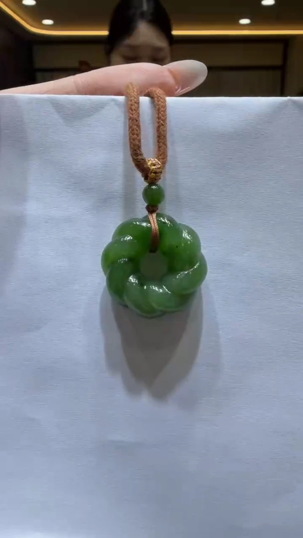 颈饰未镶嵌和田玉挂件