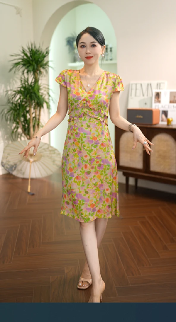 C483”蔷薇之恋“高级显白气质领时尚连衣裙