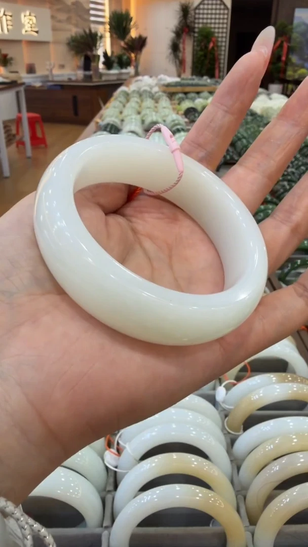 颈饰未镶嵌和田玉手镯59