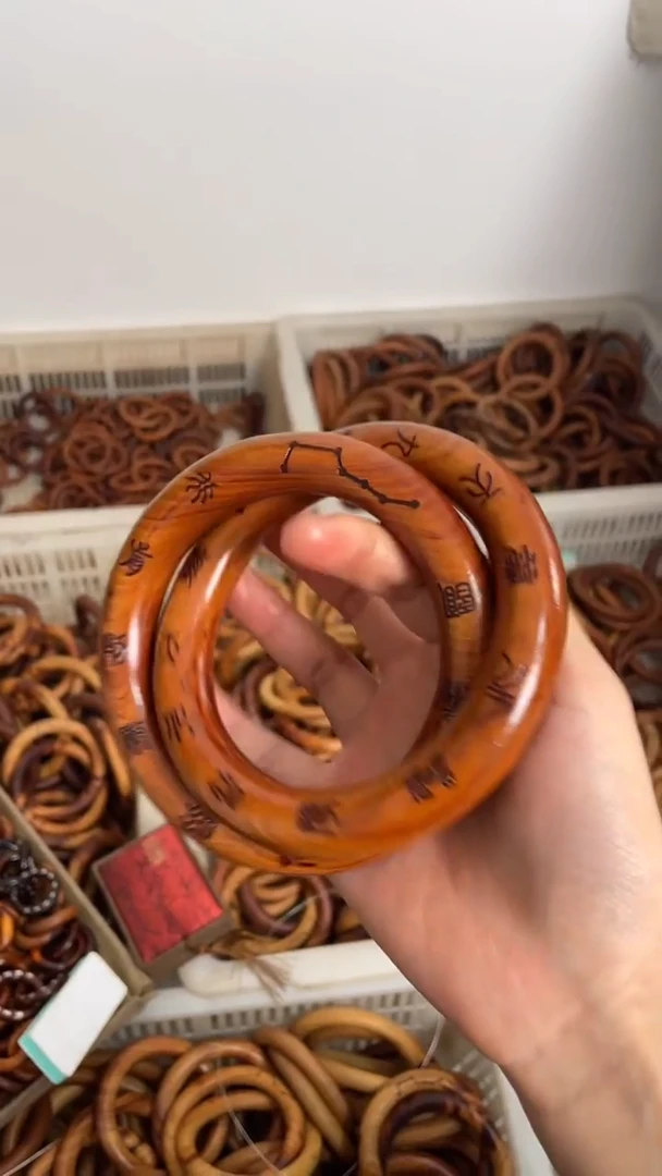 【闪购商品】木刻字款乾坤圈随机发枣木