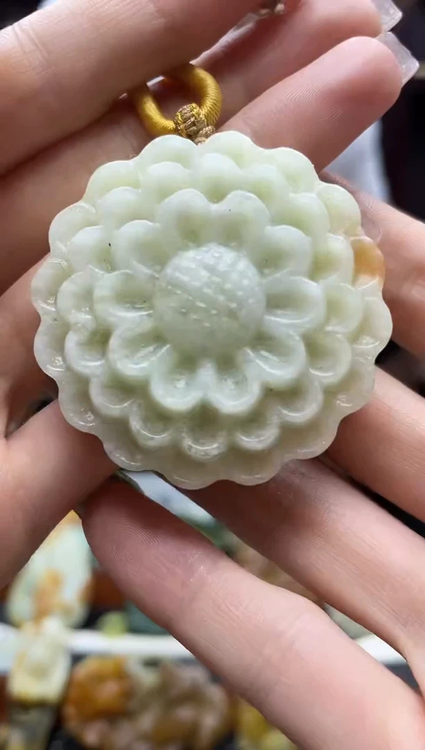 未镶嵌岫玉吊坠·