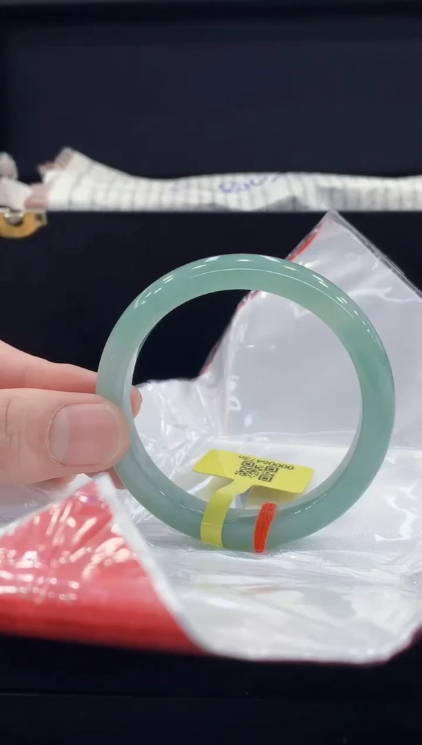 未镶嵌手镯翡翠翡翠手镯