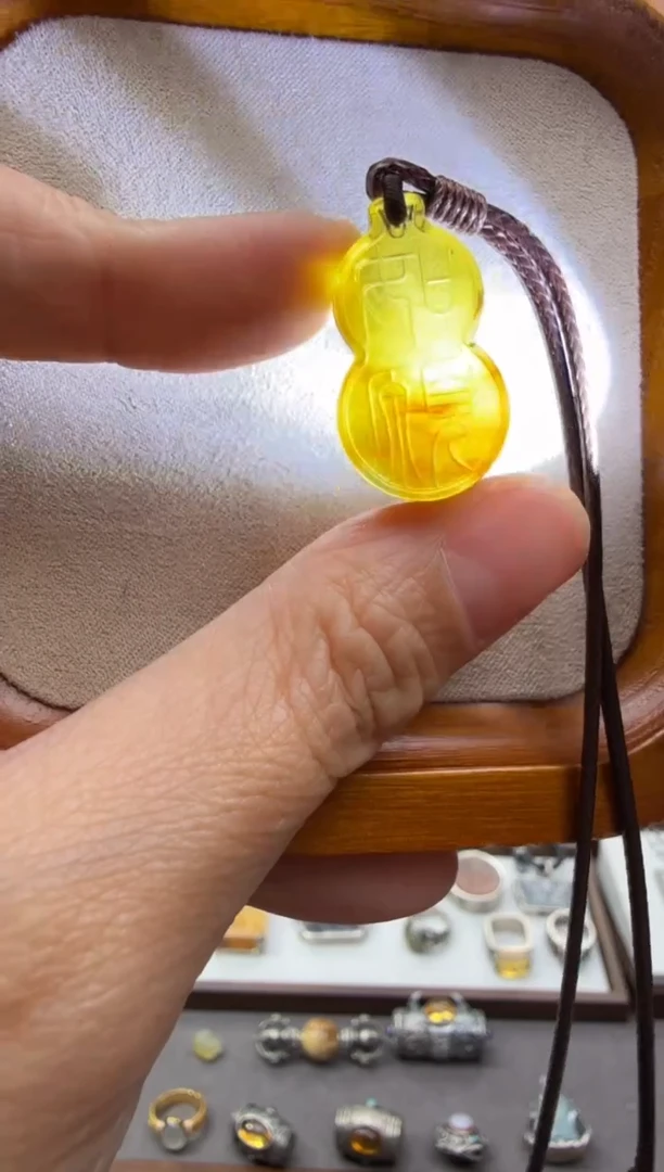 琥珀颈饰未镶嵌如愿吊坠