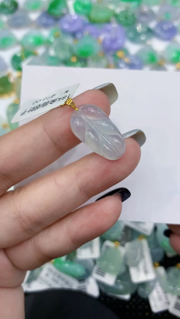 翡翠18K金镶嵌颈饰111111111111