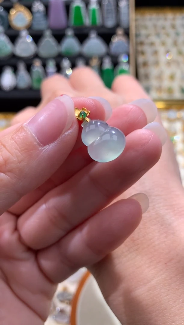 颈饰18K金镶嵌翡翠翡翠