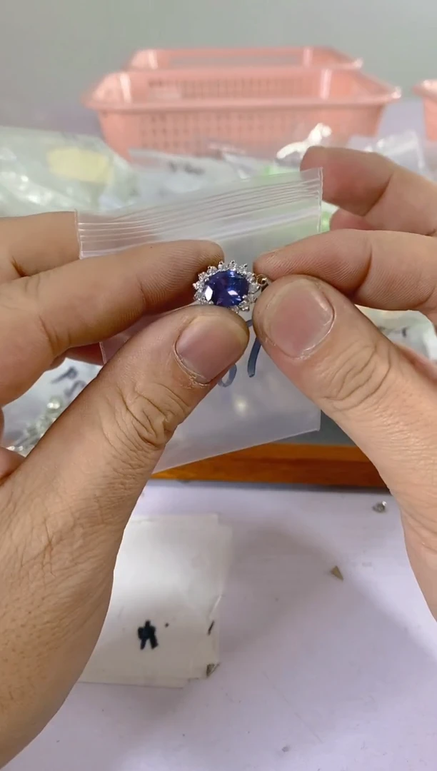 【闪购商品】紫晶颈饰银S925镶嵌X487红宝，蓝宝，多样性发一件赠链