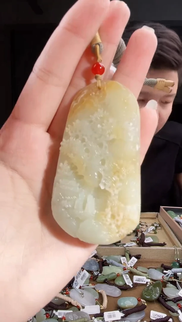 颈饰未镶嵌和田玉1