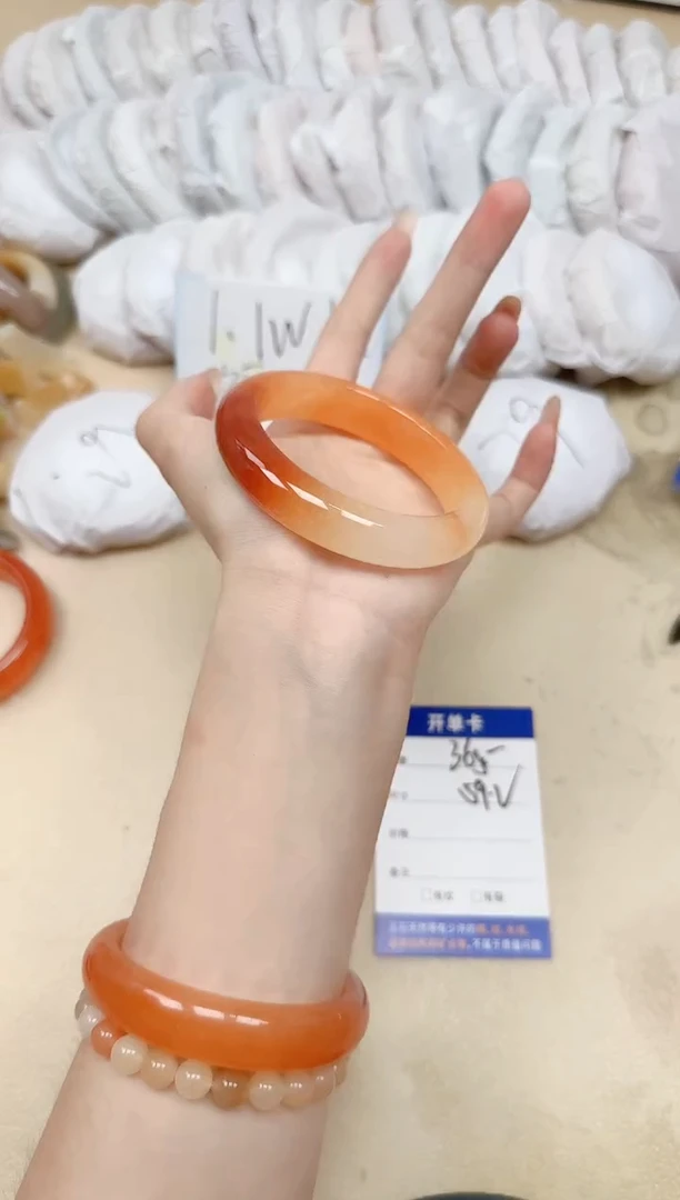 未镶嵌手镯石英质玉365/59.2