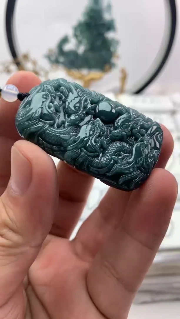 翡翠未镶嵌颈饰九龙【品质一般介意慎拍】