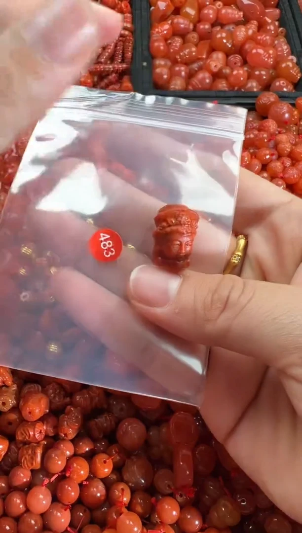 【闪购商品】南红玛瑙颈饰未镶嵌1