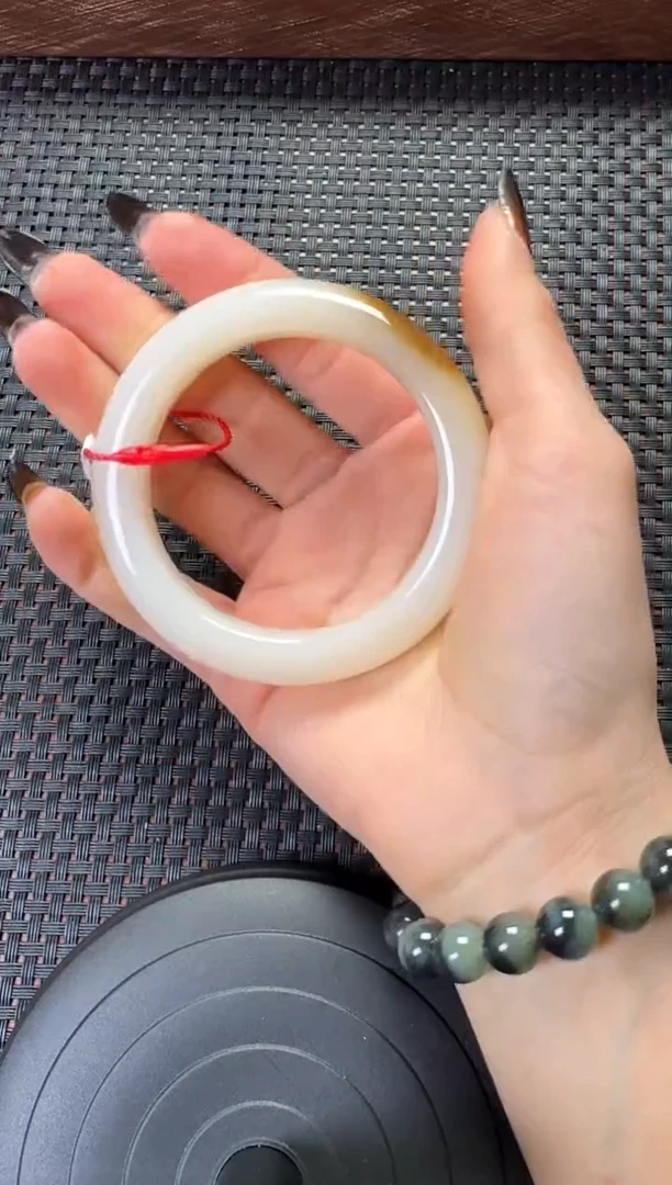 未镶嵌手镯和田玉E***g和田玉手镯