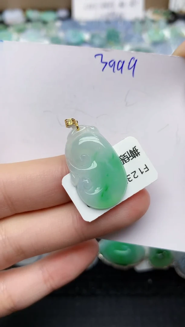 颈饰18K金镶嵌翡翠天然缅甸A货翡翠百元以上9元证书费自理