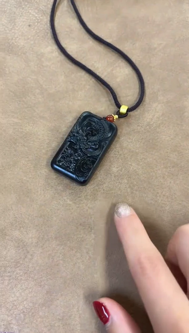 颈饰未镶嵌和田玉和田玉挂牌M301 小龙牌