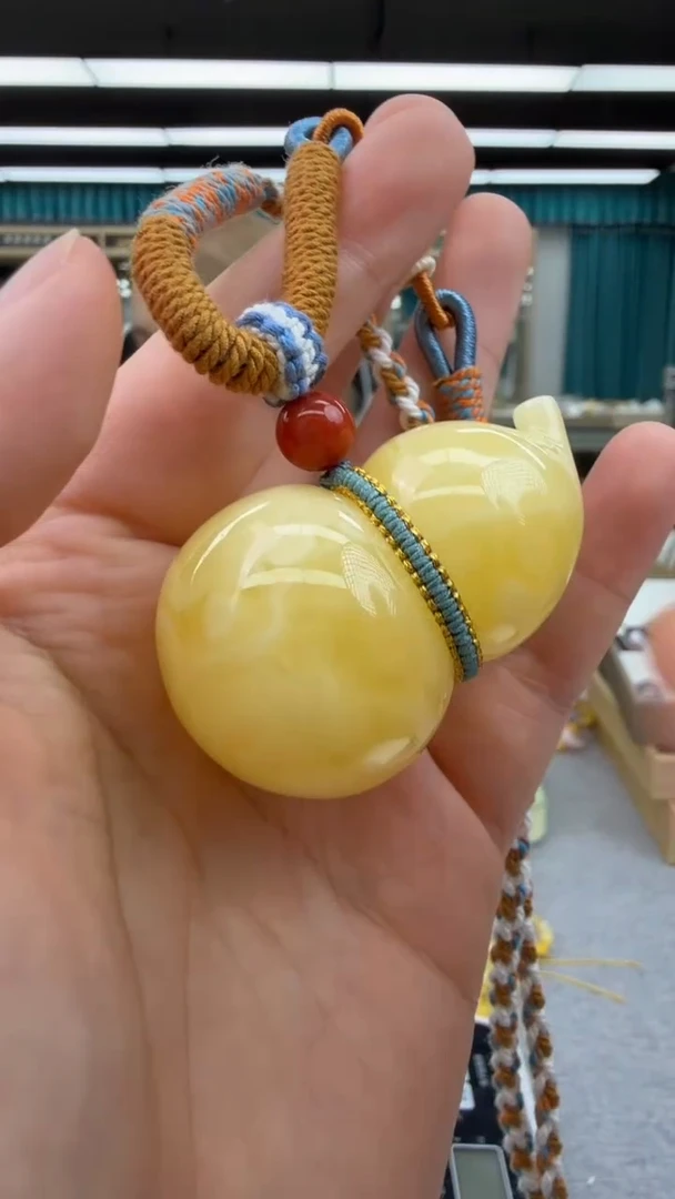 未镶嵌颈饰琥珀124秒拍号