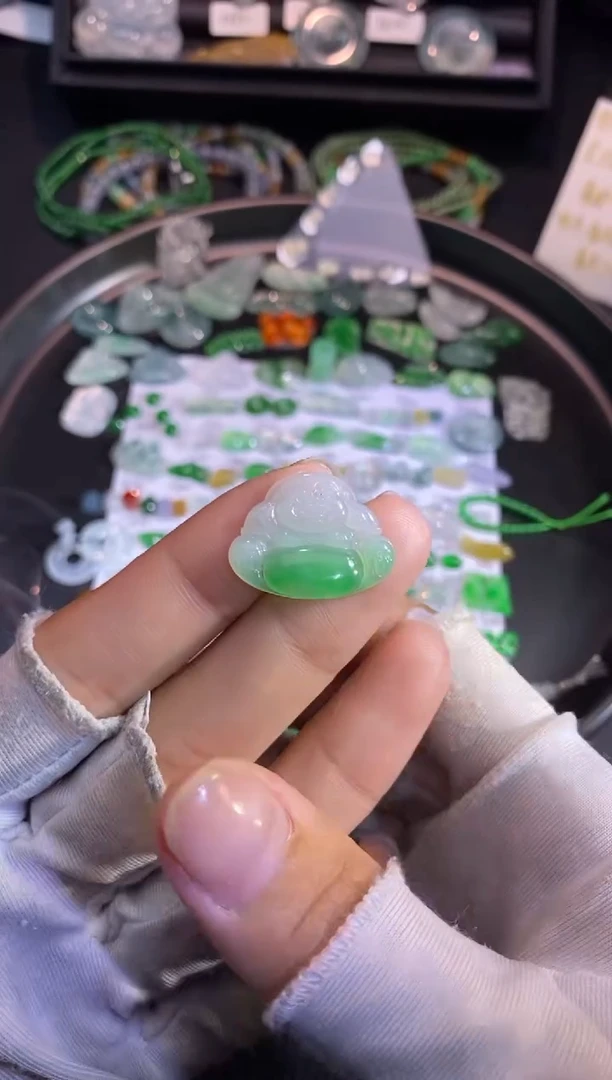 【闪购商品】翡翠挂件未镶嵌佛