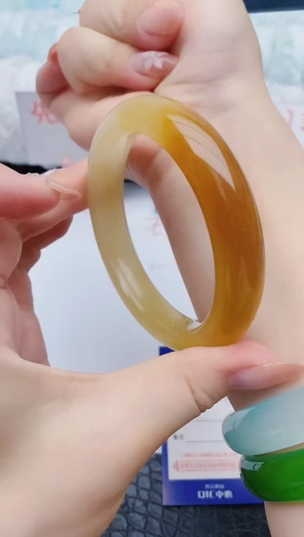 石英质玉手镯未镶嵌y64+63-64