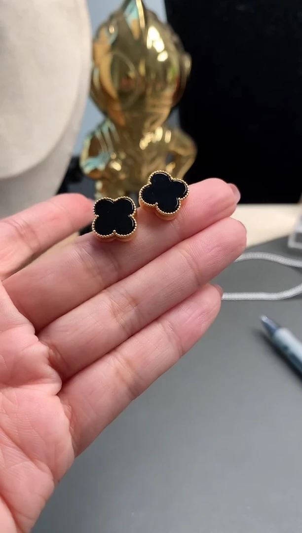 玛瑙/玉髓耳钉合金耳饰