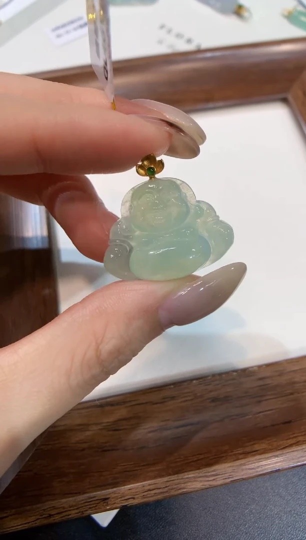 颈饰18K金镶嵌翡翠佛公