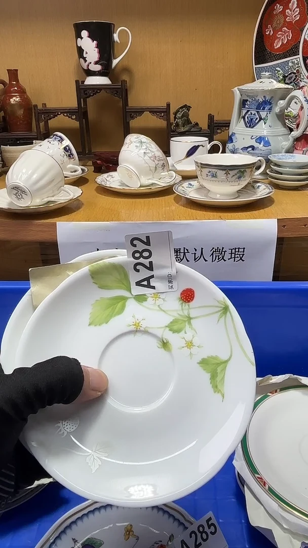 劳****?中古货品默认微瑕