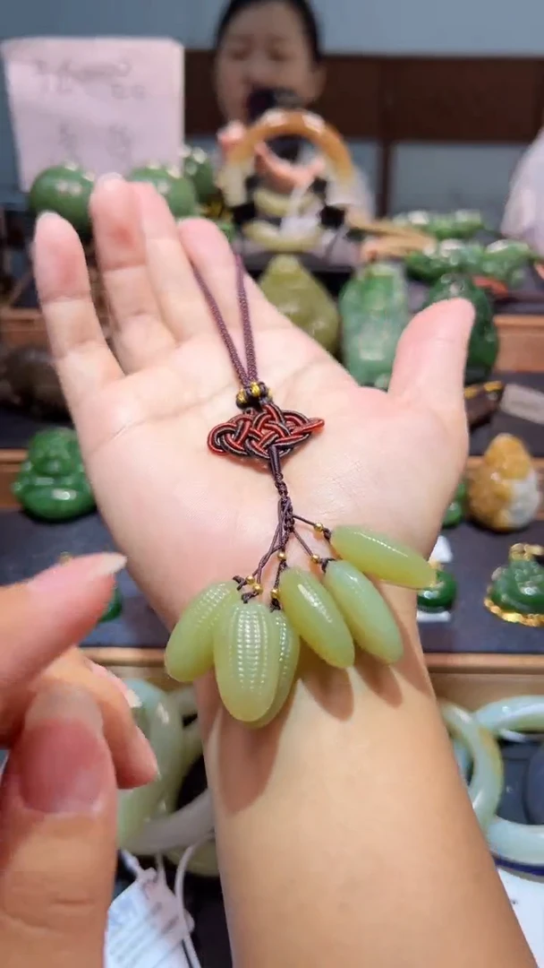 颈饰未镶嵌和田玉多样性发一