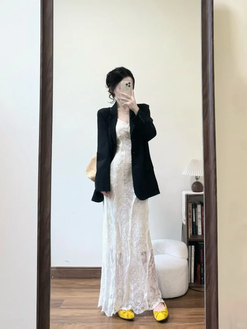2025早秋搭配一整套高级感黑色西装外套搭配蕾丝连衣裙气质两件套