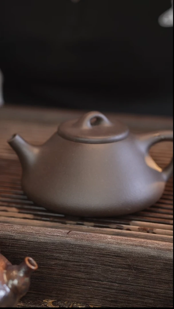茶壶紫砂爱**罗280cc 子冶石瓢 黑金砂 半手工