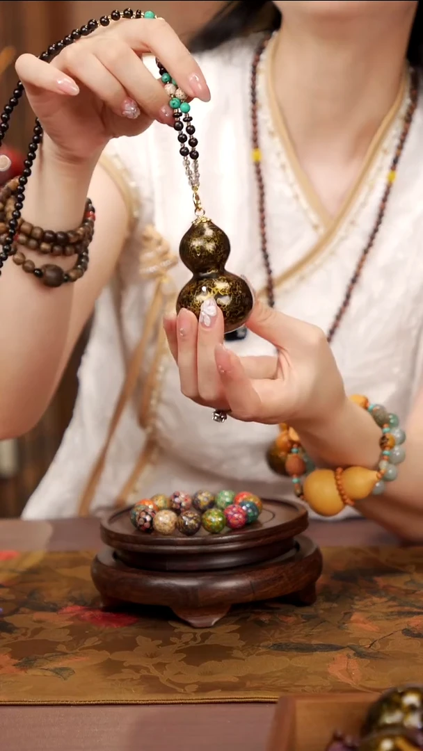 233易林大漆脖挂小葫芦---148