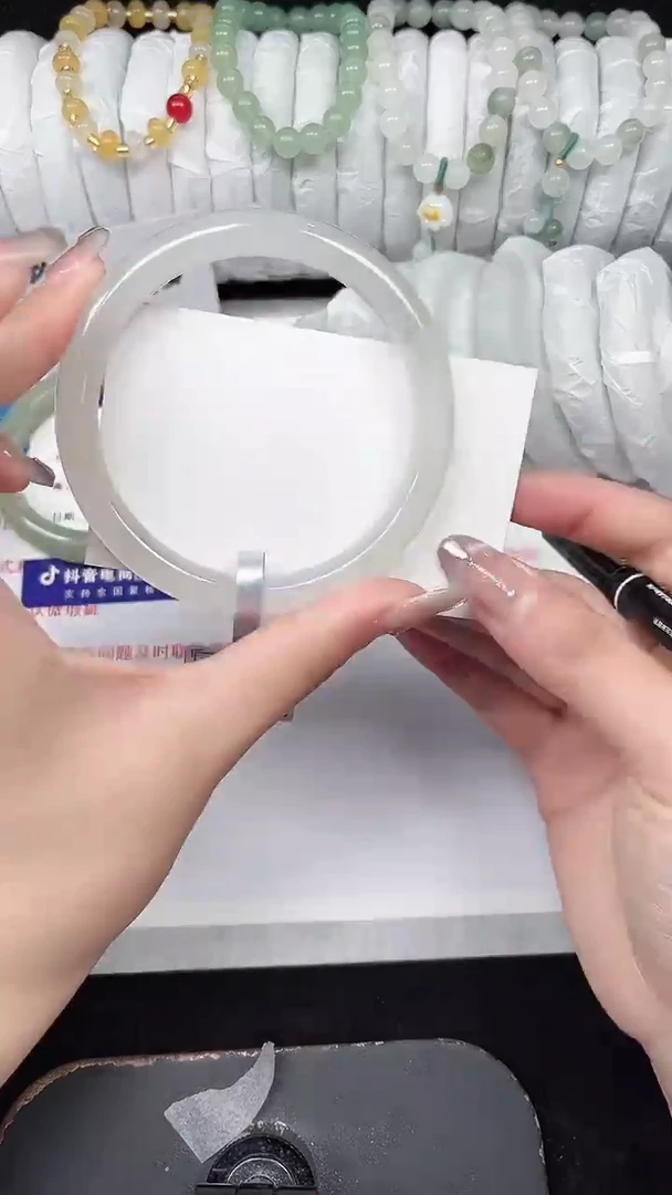 未镶嵌手镯石英质玉82-63/64