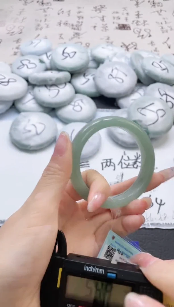 未镶嵌手镯石英质玉402-54