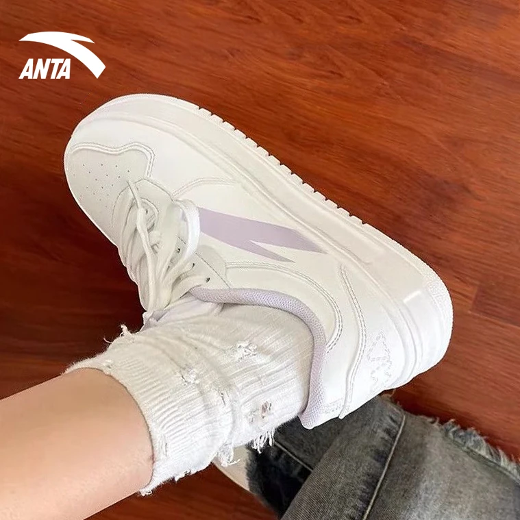 安踏板鞋女款冬季新款厚底增高小白鞋正品学生轻便低帮百搭休闲鞋