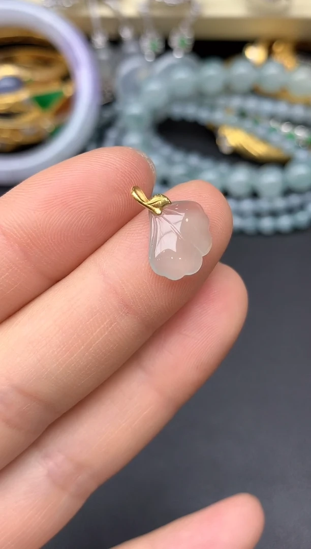 颈饰18K金镶嵌翡翠70-雪姐翡翠天天见