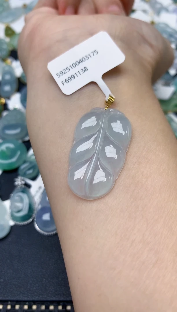 颈饰18K金镶嵌翡翠天然缅甸A货翡翠