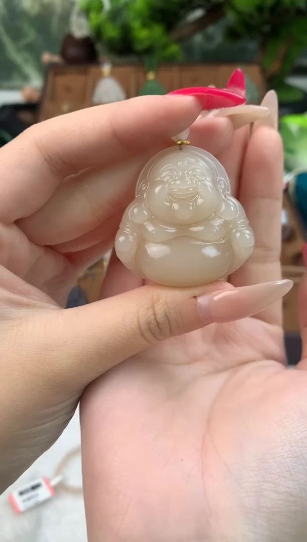 颈饰未镶嵌和田玉吊坠
