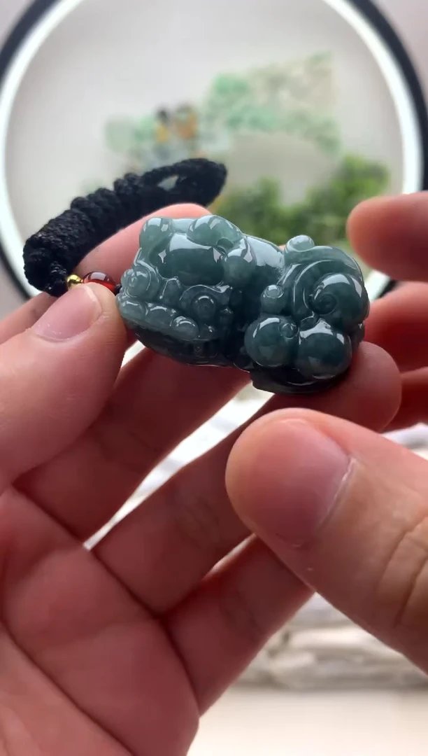 颈饰未镶嵌翡翠貔貅