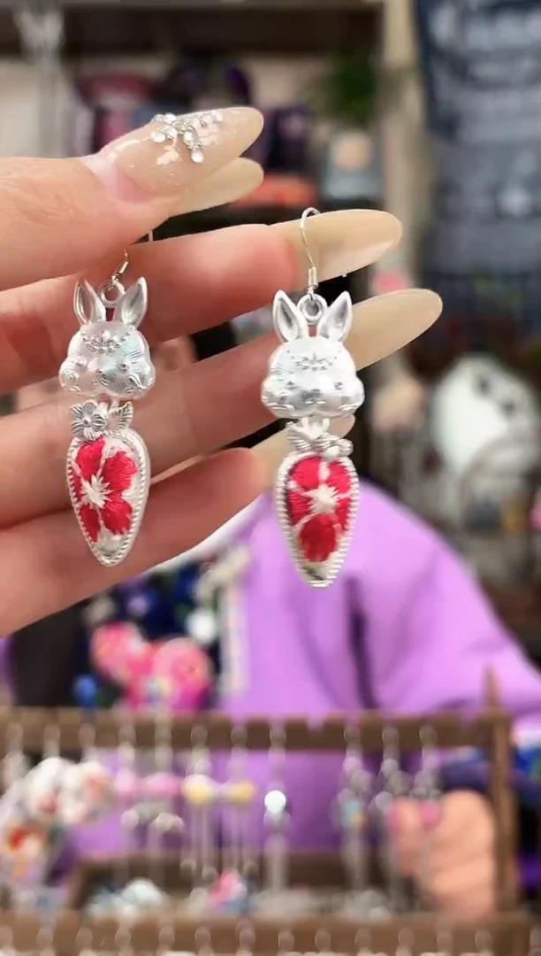 织绣民族风非遗老绣苗银饰品900