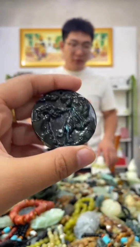 未镶嵌岫玉吊坠