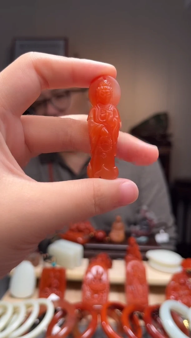 颈饰未镶嵌南红玛瑙吊坠
