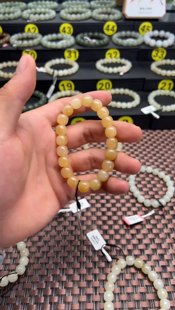 手串未镶嵌和田玉且末料金山糖老型珠卡9*10手串