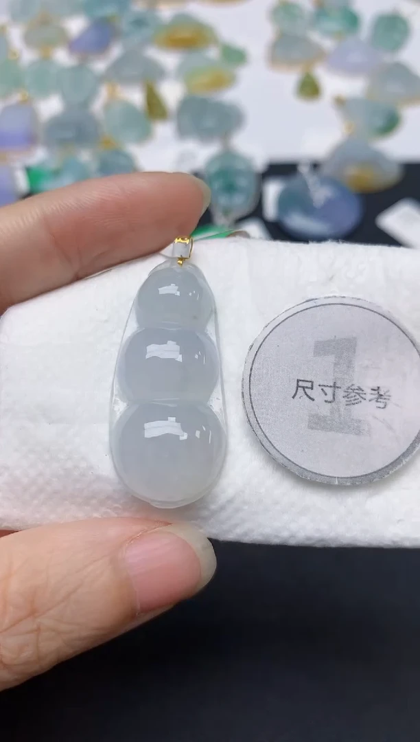 翡翠18K金镶嵌颈饰天然缅甸A货翡翠