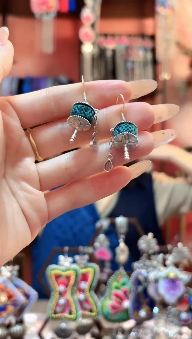 织绣云织谣民族风精美饰品   39